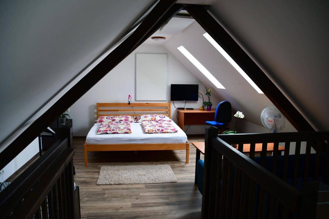 Na Utesu Appartement Jindřichův Hradec Buitenkant foto