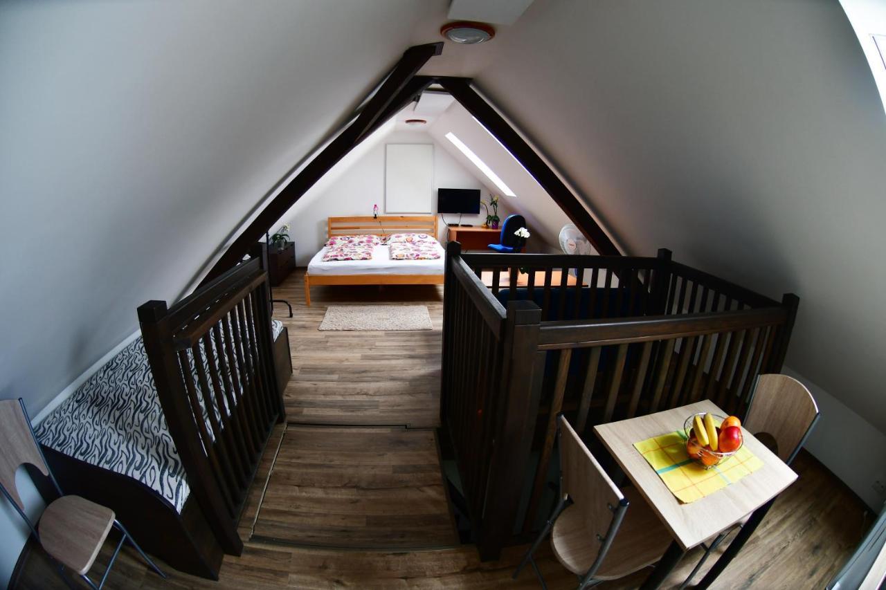 Na Utesu Appartement Jindřichův Hradec Buitenkant foto