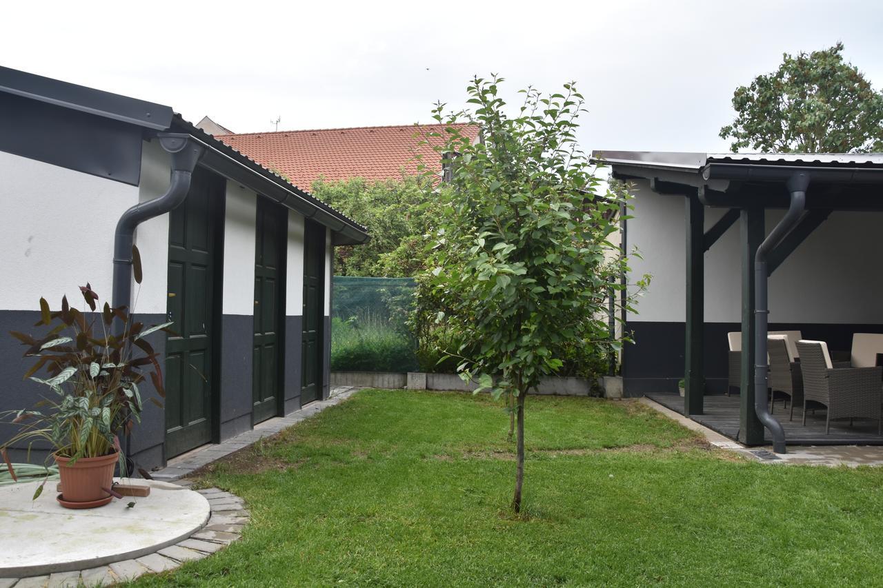 Na Utesu Appartement Jindřichův Hradec Buitenkant foto